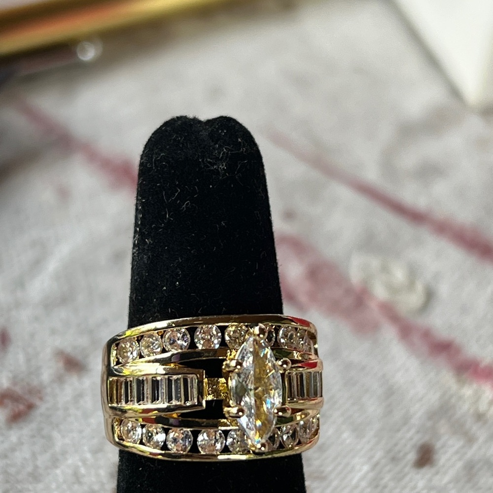 Fashion Jewelry Gold and Silver Art Deco Ring - Picture 4 of 13